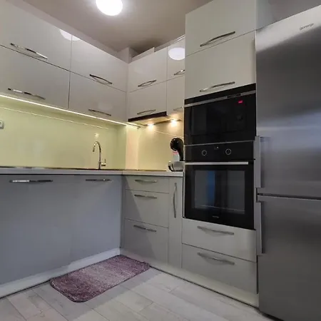 апартамент бижу команчеви Apartment *